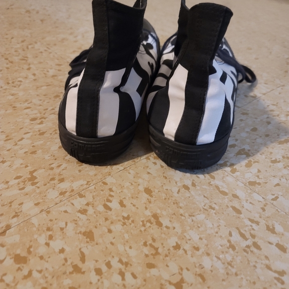 Converse Size 11 sneakers - Picture 4 of 5